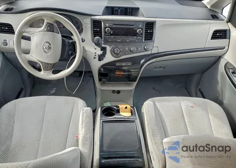 2012 Toyota Sienna Le z USA, uszkodzony, nr VIN 5TDKK3DC4CS184840